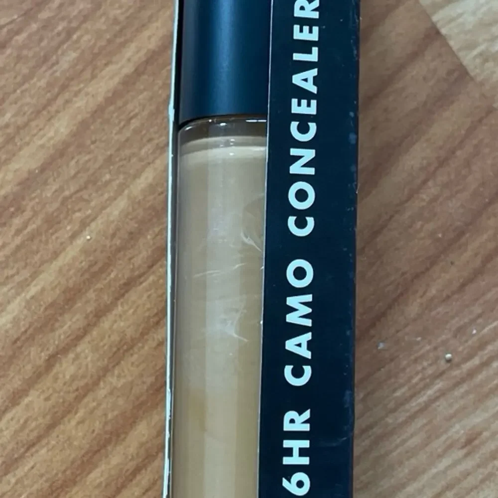 ELF 16HR Camo Concealer Deep Olive